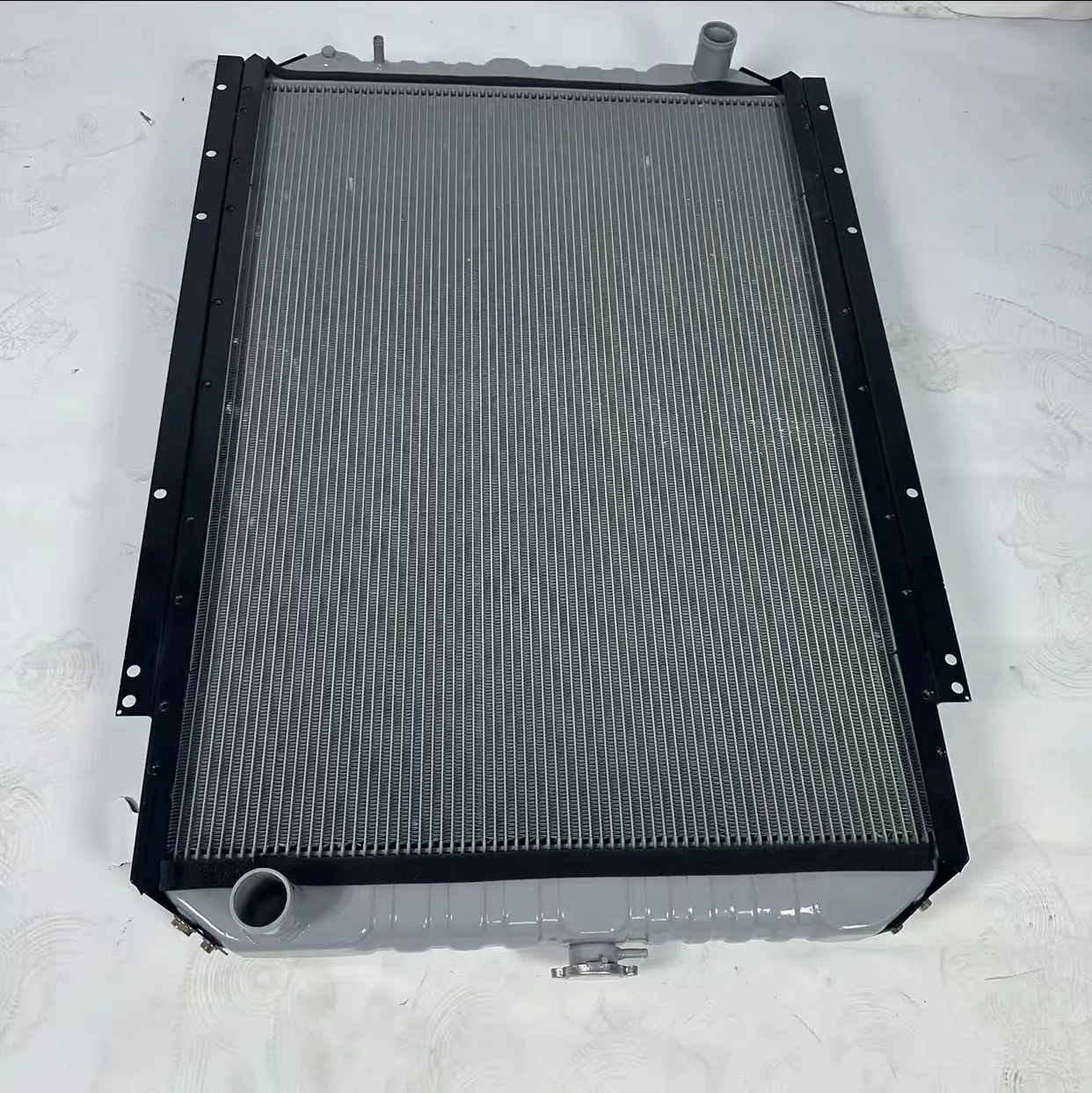 Factory Price Excavator Spare Parts for Komatsu CAT Hitachi Hyundai Volvo Mitsubishi Cooling Radiator Water tank Coole 118-9953