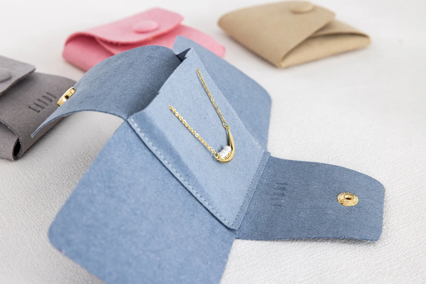 Fashion Design Mini Suede Leather Jewellery Pouch Bag Necklace Bracelet