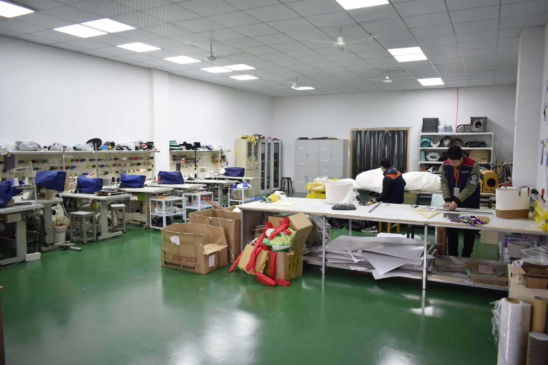 New Dog Toy Interactive Feeding Slow Feed Food Treat Perros De Juguete