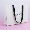 สีขาว