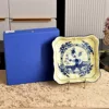 Yellow square plate