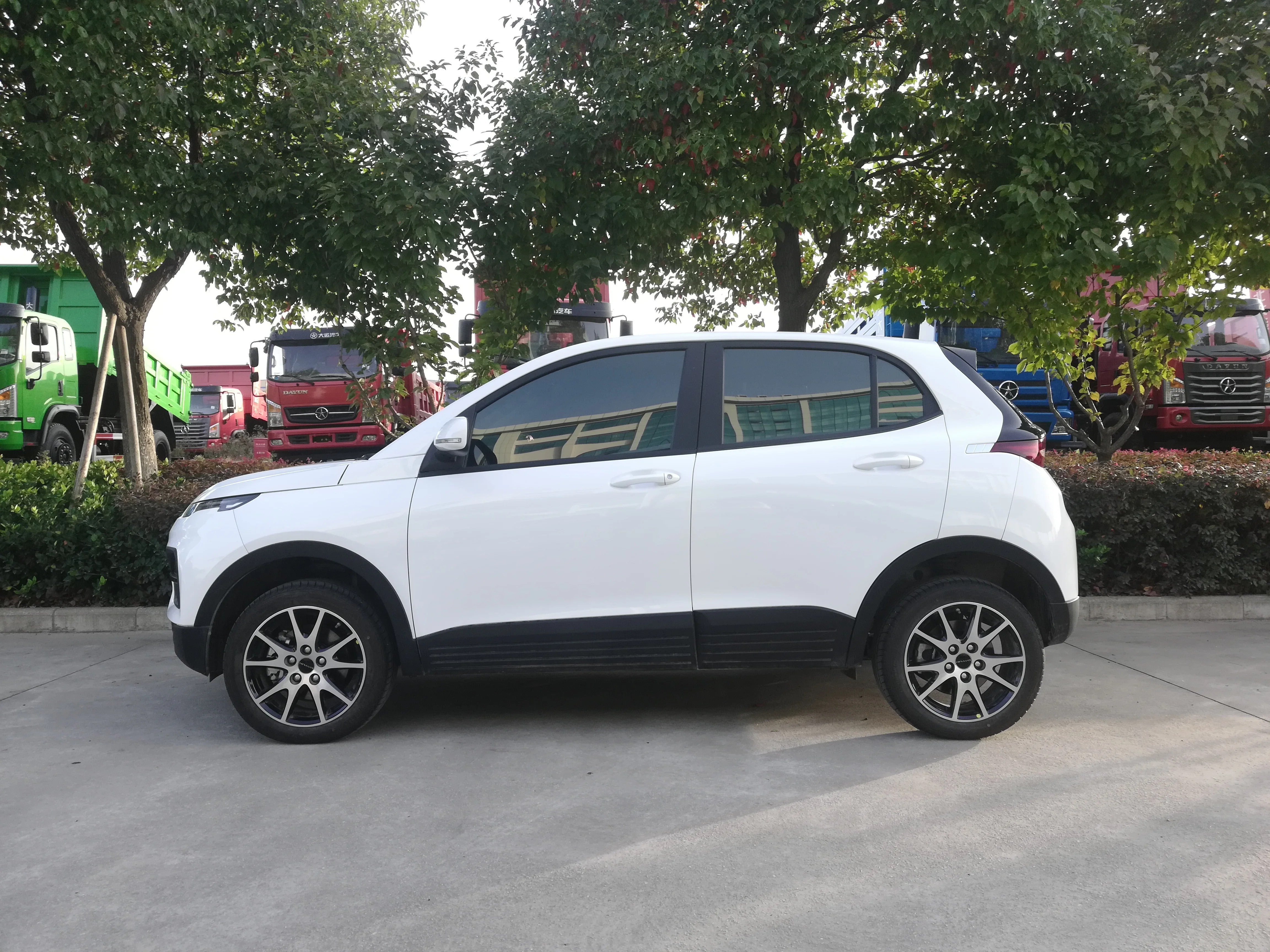 
 Новый дешевый внедорожник 4 двери 5 мест 4*4 AWD автоматический мини электрический внедорожник  