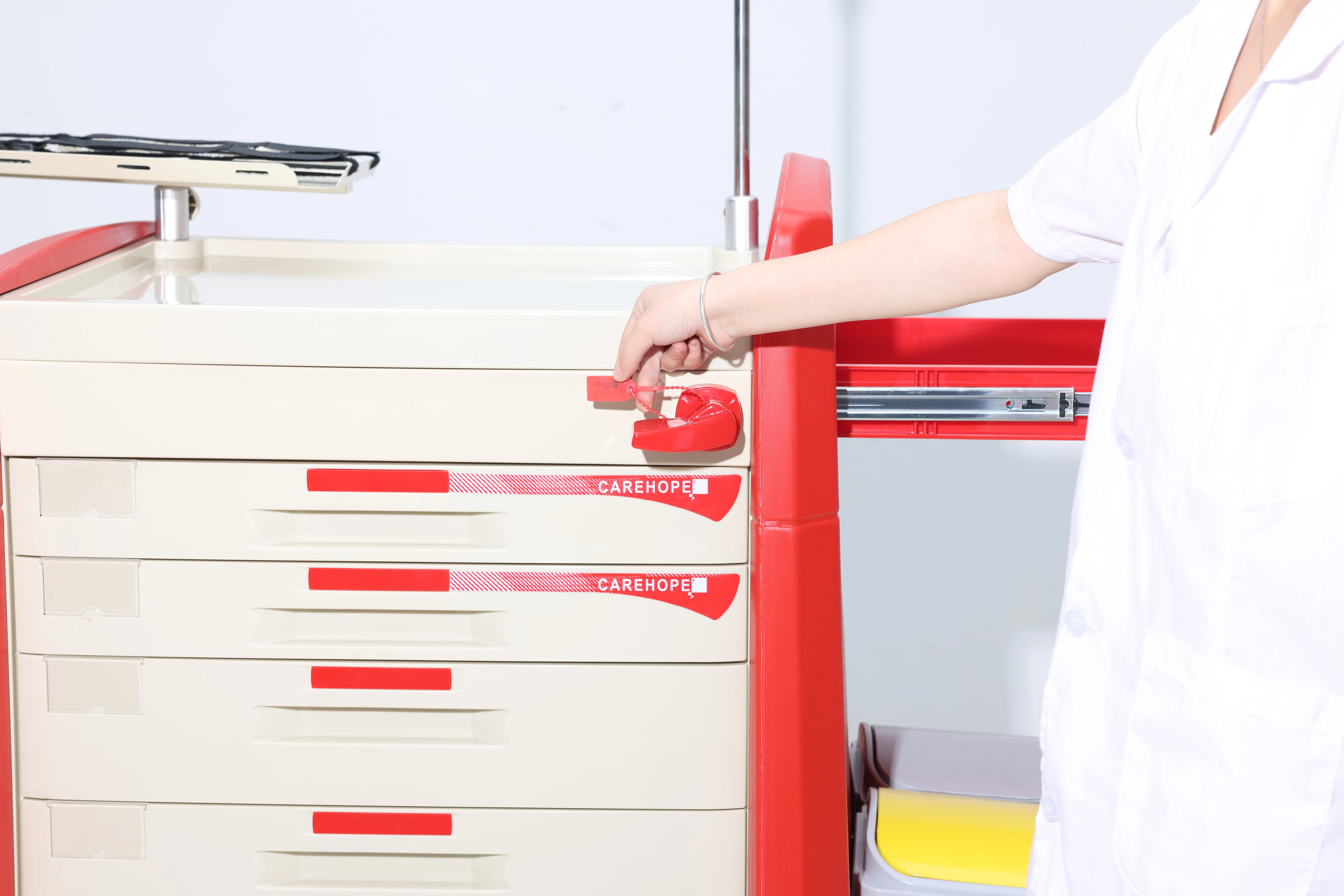 Compact Modern Aviation Medical Cart Hospital Use Secure Drawer Locks Fold-Up Waste Units ABS Material 4 Castors Power Grid 6