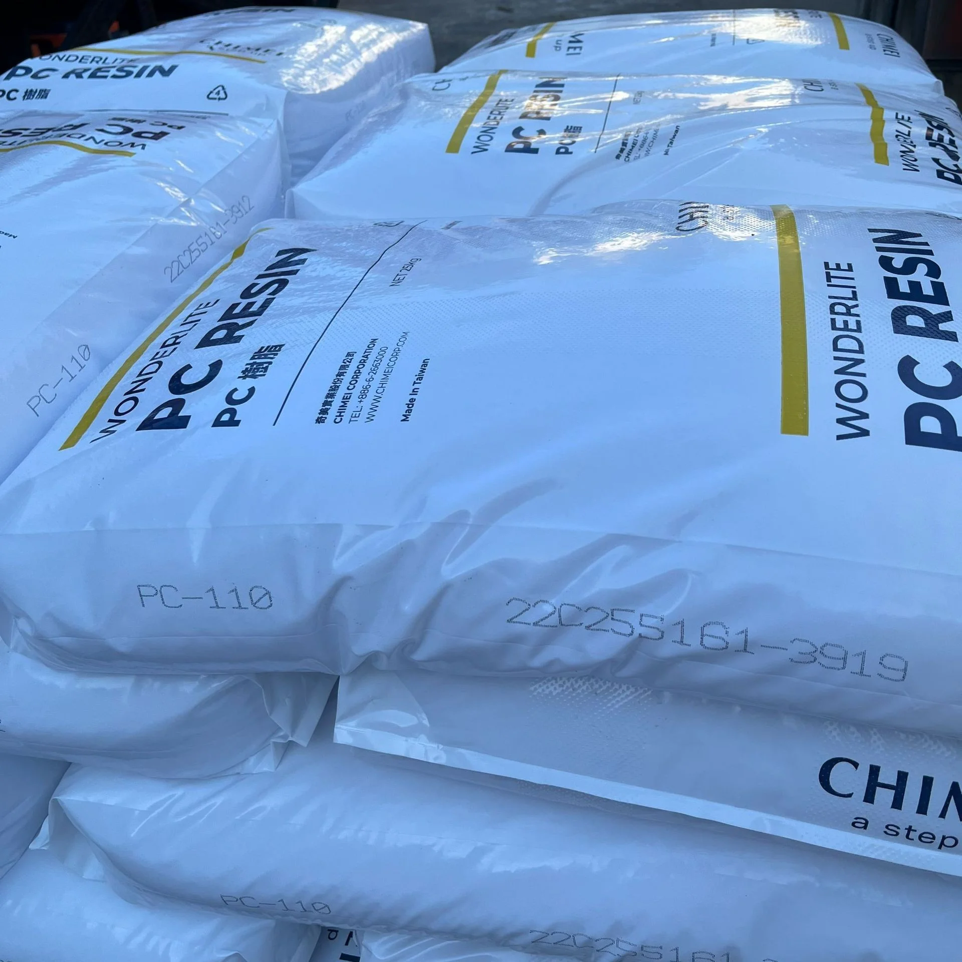 Поликарбонатные гранулы для светодиодных диффузоров PMMA прозрачные цветные поликарбонатные смолы/гранулы/пластиковое сырье