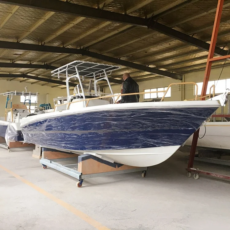 舟舟 Artist's zipper fastener-shaped boat rips along Sumidagawa river