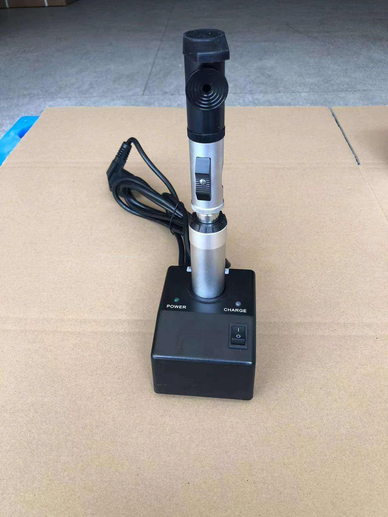 Portable Rechargeable Striped Retinoscope Kit, YZ-24B, with LED Light, Suitable for Clinical and Field Use.
