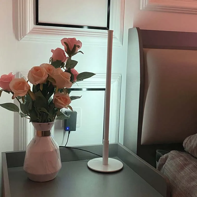 Современная простая угловая Ночная лампа для спальни, атмосферная RGB-лампа, светодиодная настольная лампа