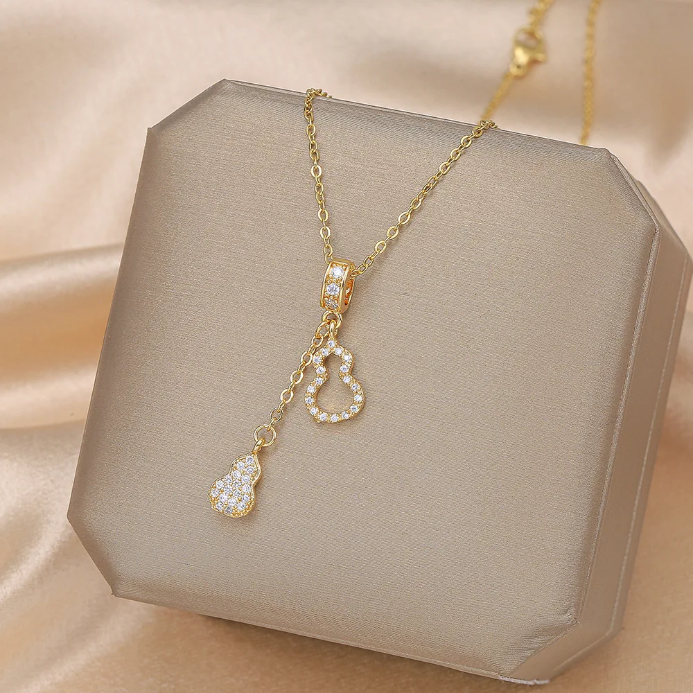 Midnight Clover Stainless Steel Necklace main image 1