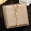 Collier lettre P