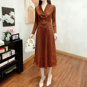 Factory Direct Spot Summer Ladies Casual A-Line Pleated Design Long Sleeve V-Neck Shirt Dress Elastic Stretch Miyake Dress