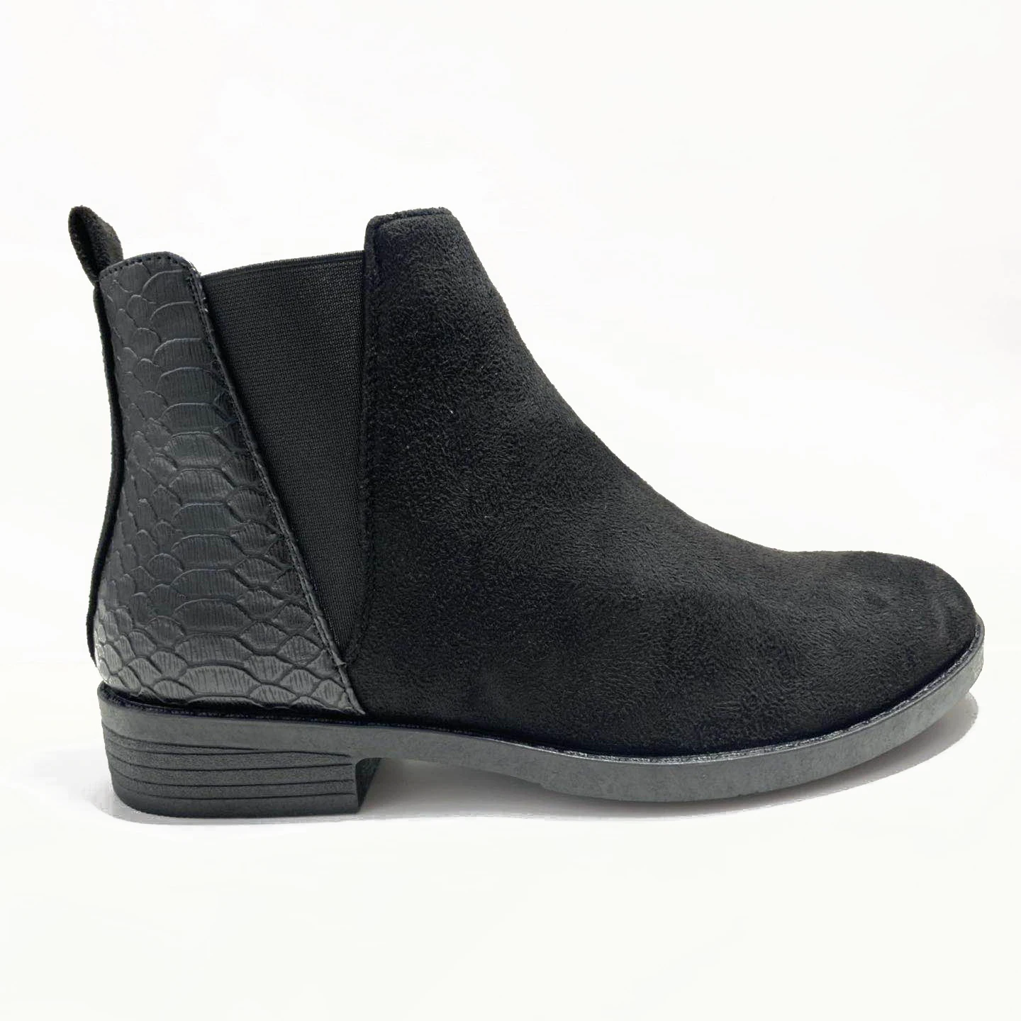 2022 Latest wholesale suede boots women rivet shoes boots ladies ankle winter snow boots