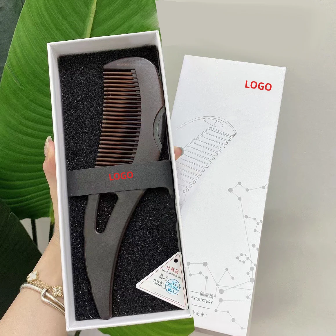 Women Dandruff Comb With Button Scraping Handle Remove Lice Hollow Tooth Hairbrush Scalp Care Massage Dandruff Removal Comb