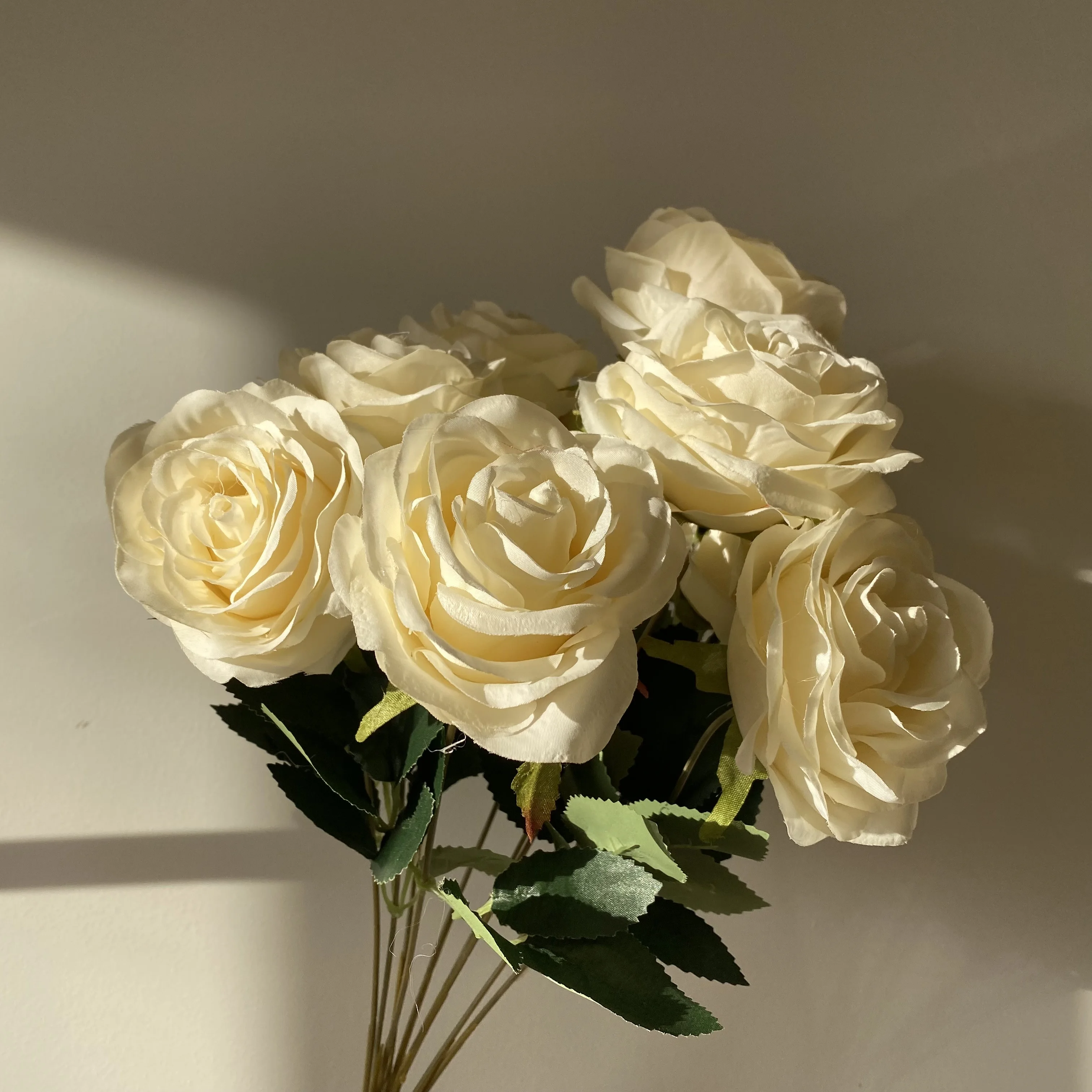 Chinese Suppliers White Roses Artificial Flowers Wholesale Buy White