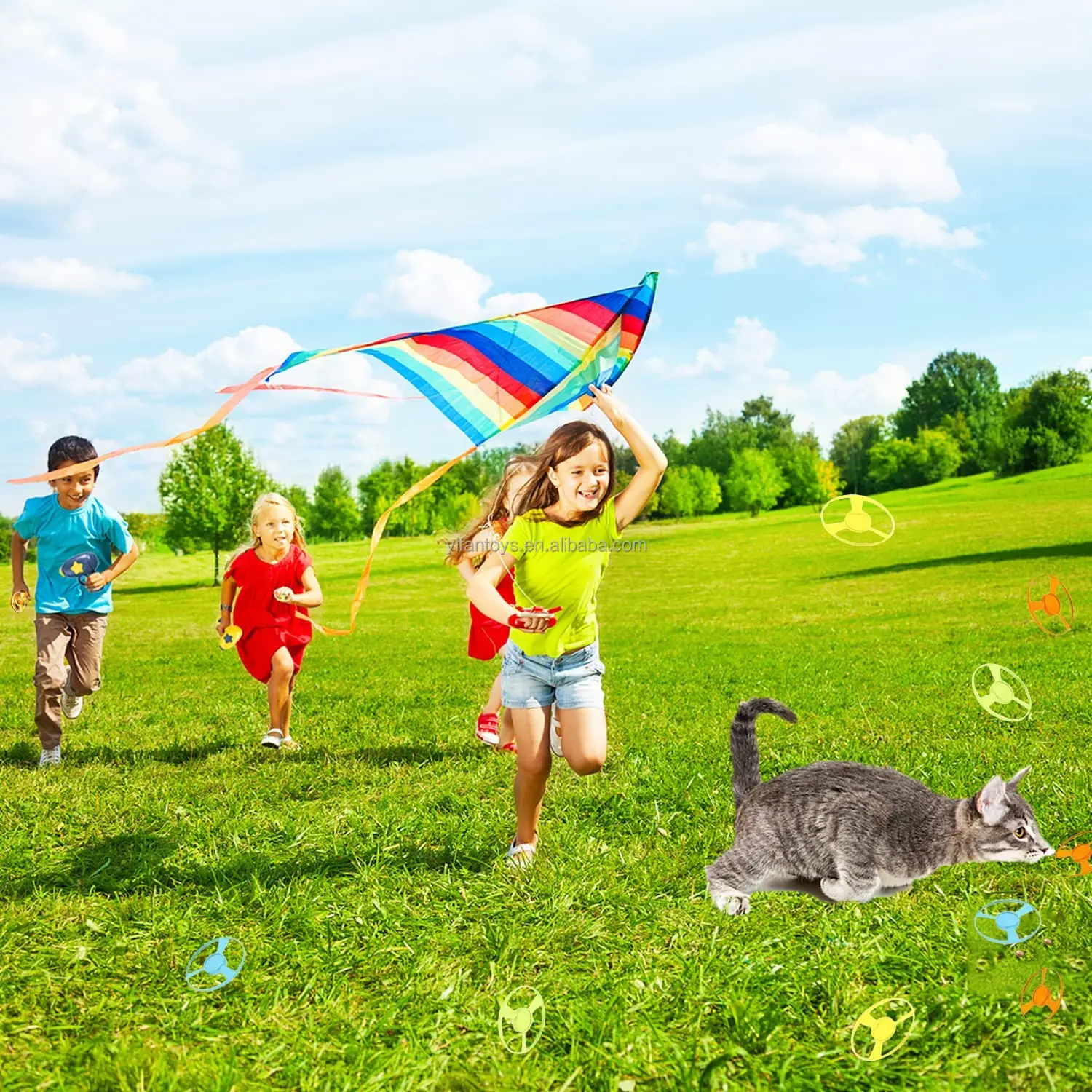 In summer we can. Ребенок с воздушным змеем. Лето дети бегут с воздушным змеем. Летние игры для детей. Дети летом на лужайке.
