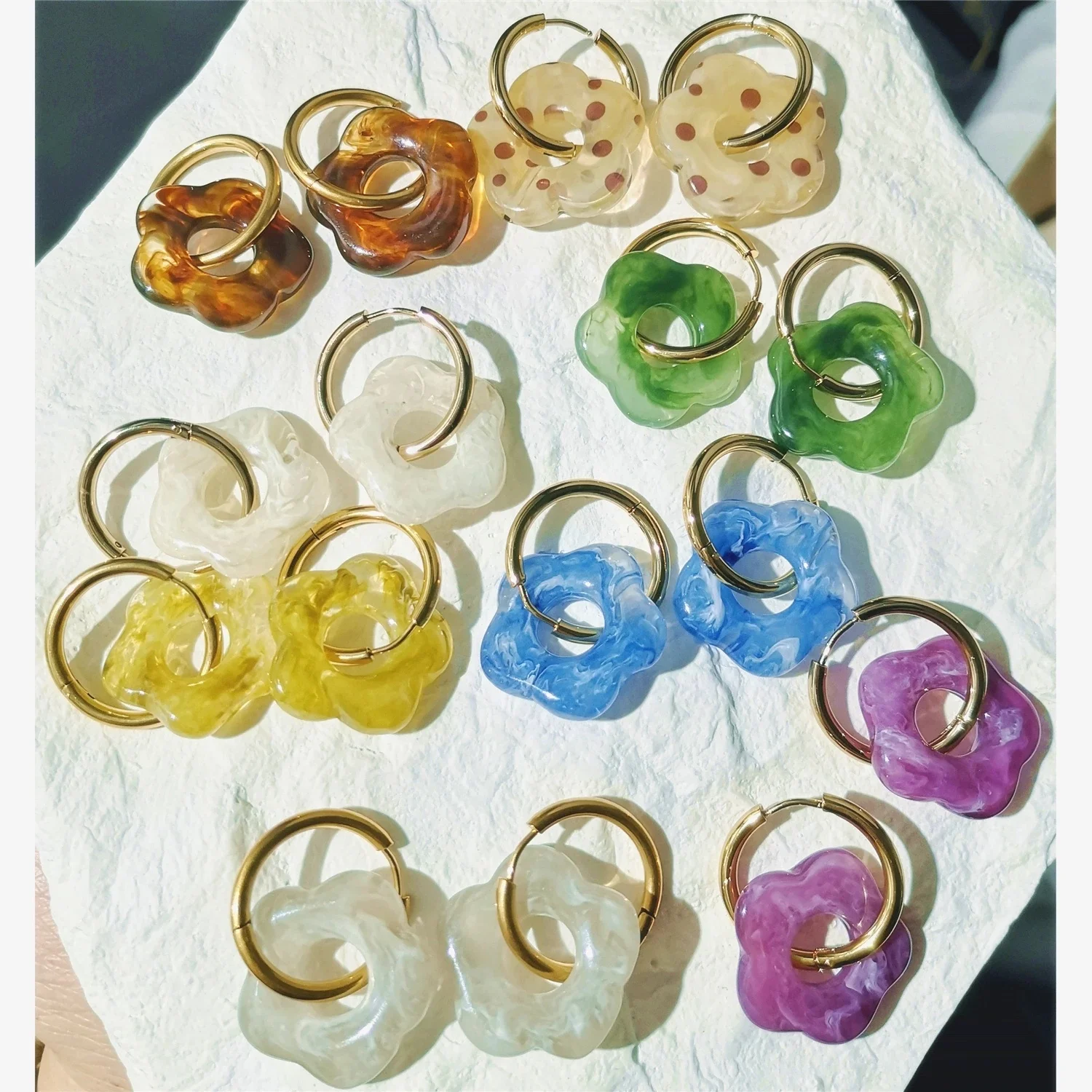 Resin Hoops Earrings at Rs 90/pair in Kotdwara | ID: 2851066712855