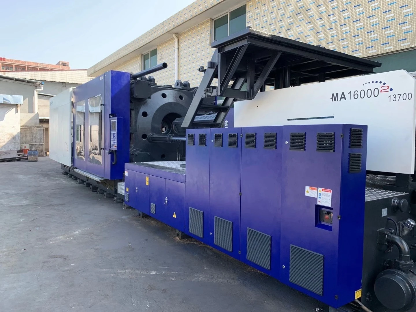 Продажа 1600 тонн б/у машины для литья под давлением и 1600 тонн серводвигателя HAITIAN1600 95% Новинка