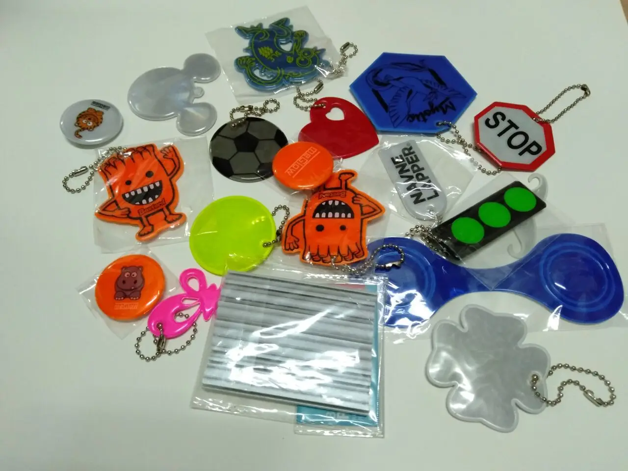 hot sale innovative inflatable plastic PVC car shape fashion cute cartoon reflective keychain pedestrian safety reflector hanger