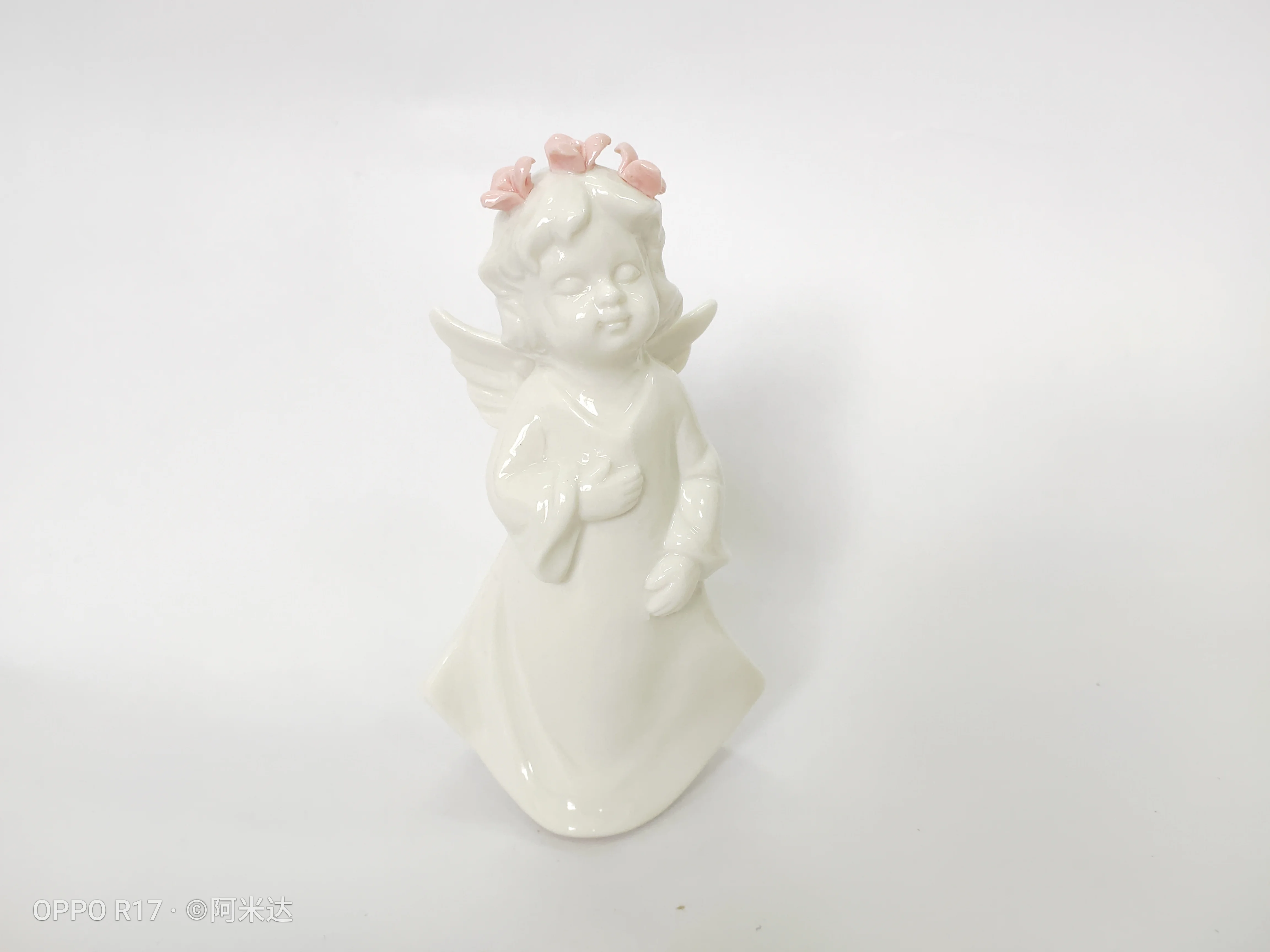 Фарфоровые статуэтки ангелов расписанные вручную