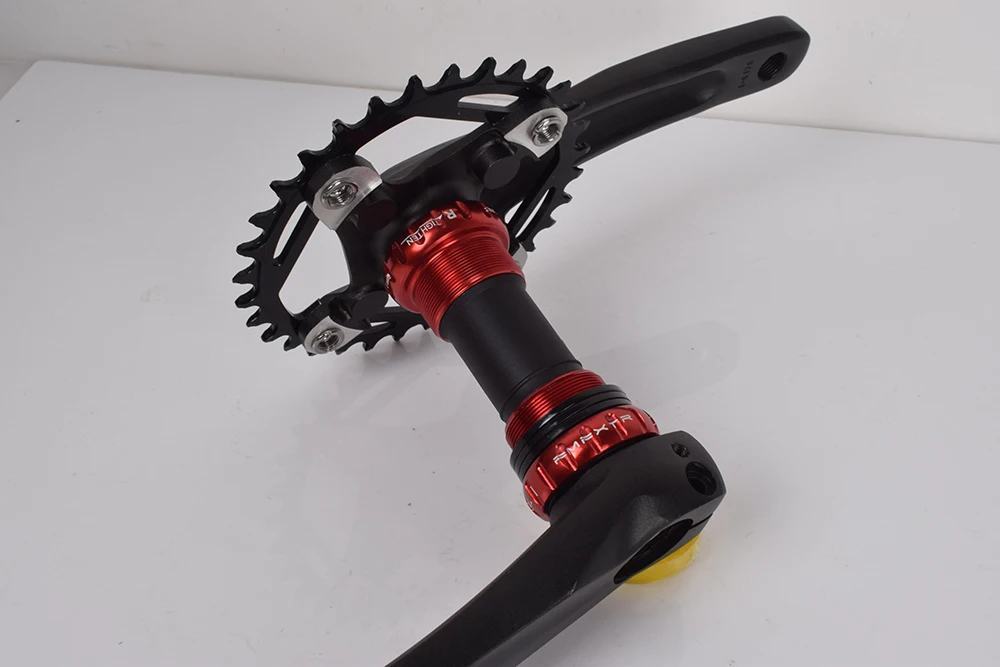 thumbnail image 2 of E*thirteen BSA Theaded Bottom Bracket - 83mm For All Base Cranks 24mm Spindle 2 of 11