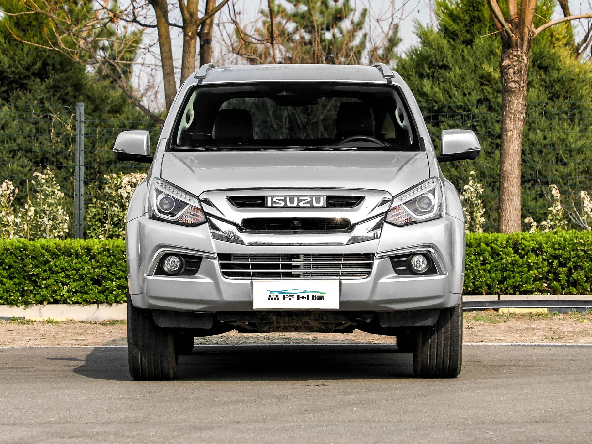 ISUZU Mu-x 2024 Gasoline 2.0T 220hp L4 5 door 5 seat SUV 8 Block hands in one isuzu 4x4 TK details