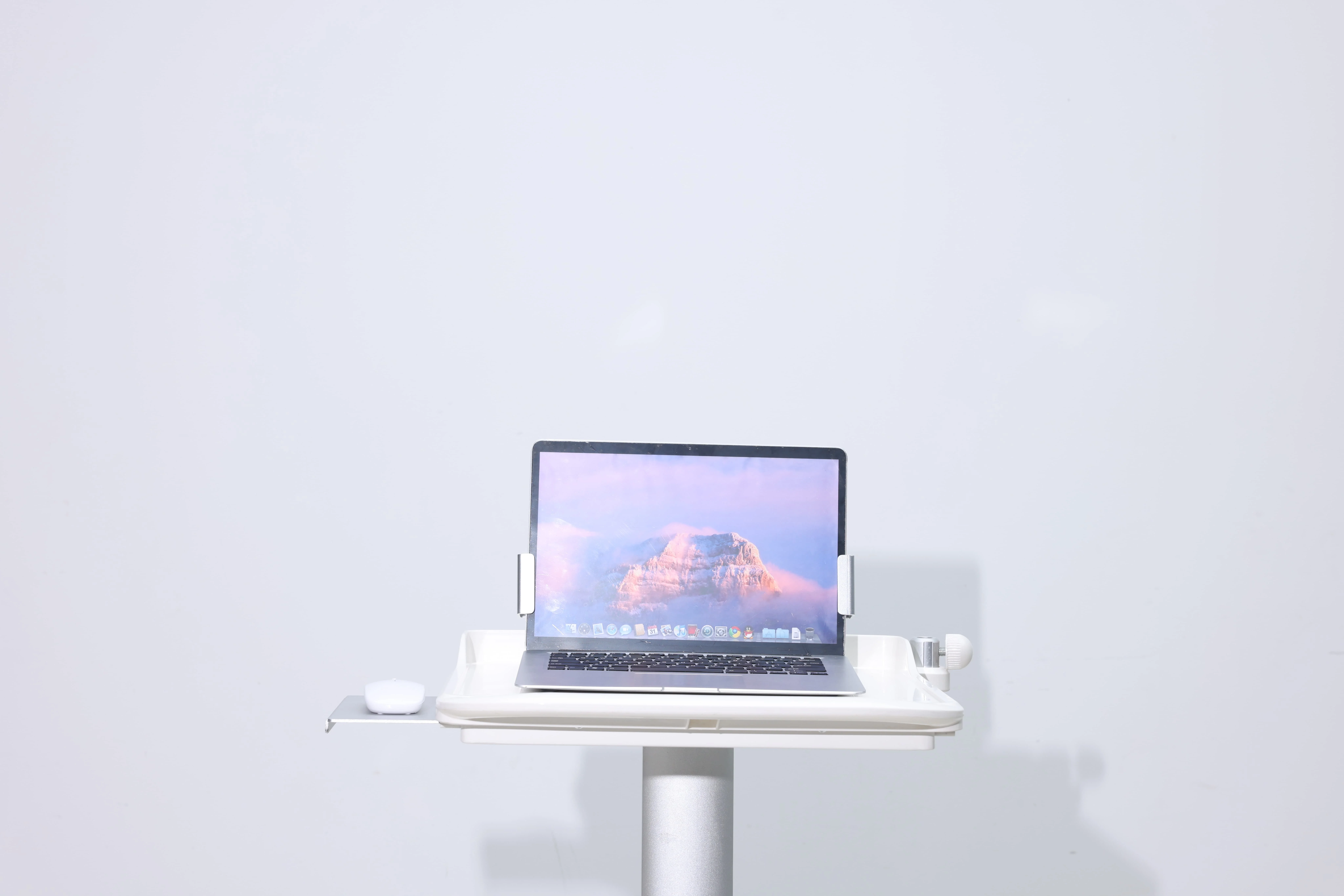 Compact Hospital Laptop Workstation Cart with ABS Material Space-Saving Design Recessed Mouse Area Stabilizing Aluminum Base 6