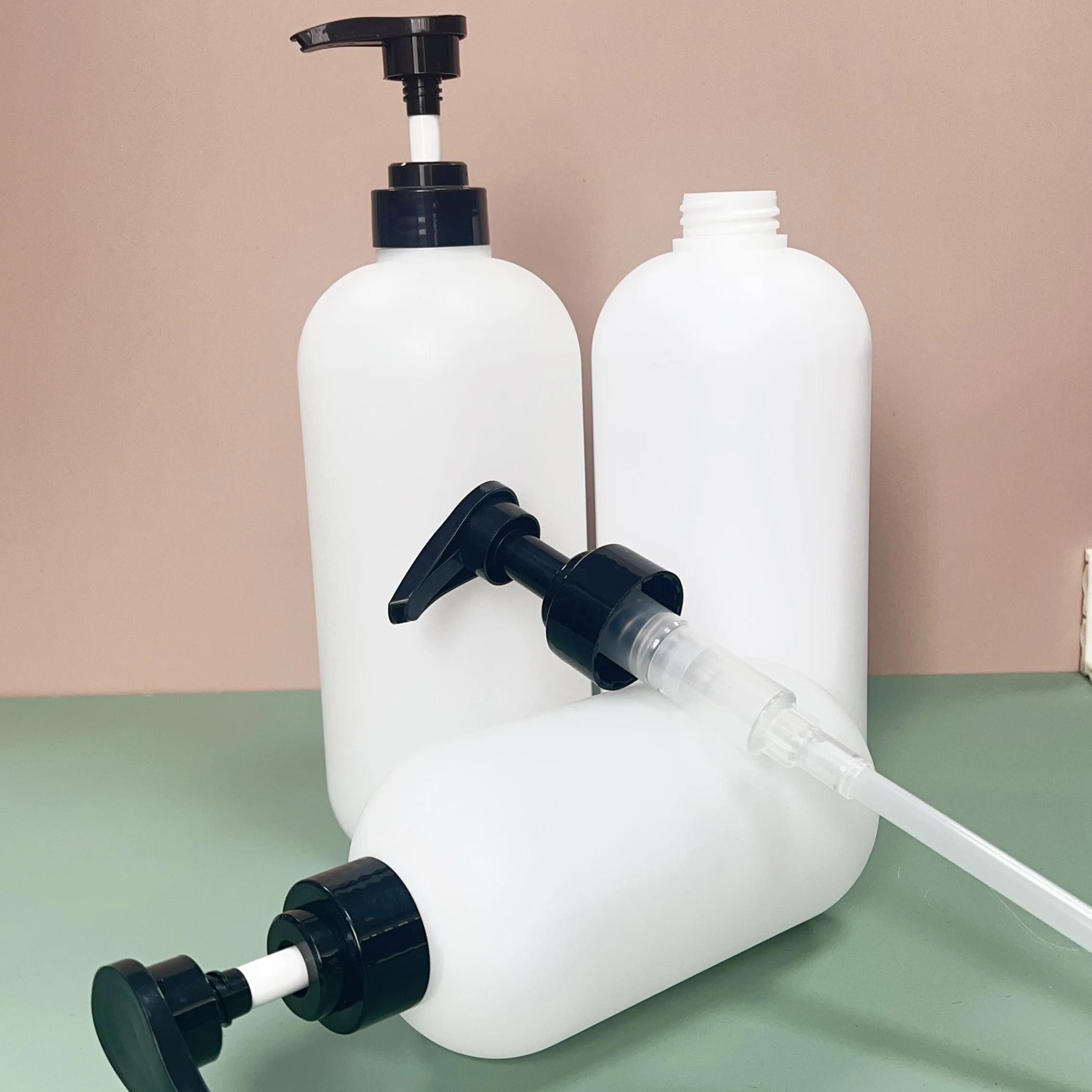 550ml 1000ml Hdpe Refillable Liquid Soap Shower Gel Shampoo Dispenser Cosmetic Container Plastic Bottle