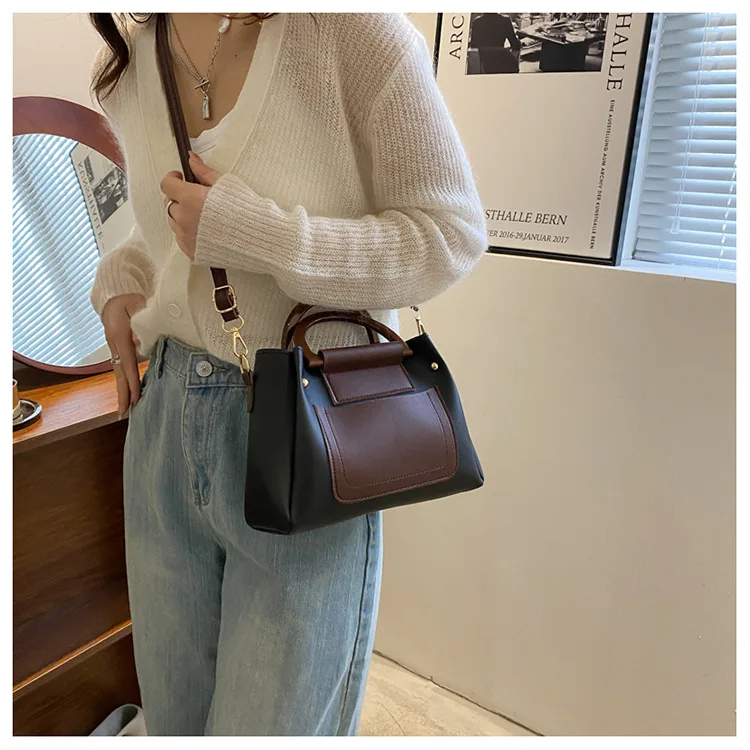 Retro 2025 New Fashionable Contrasting Color Handbag Large Capacity Single Shoulder Crossbody Bag Women's Bag