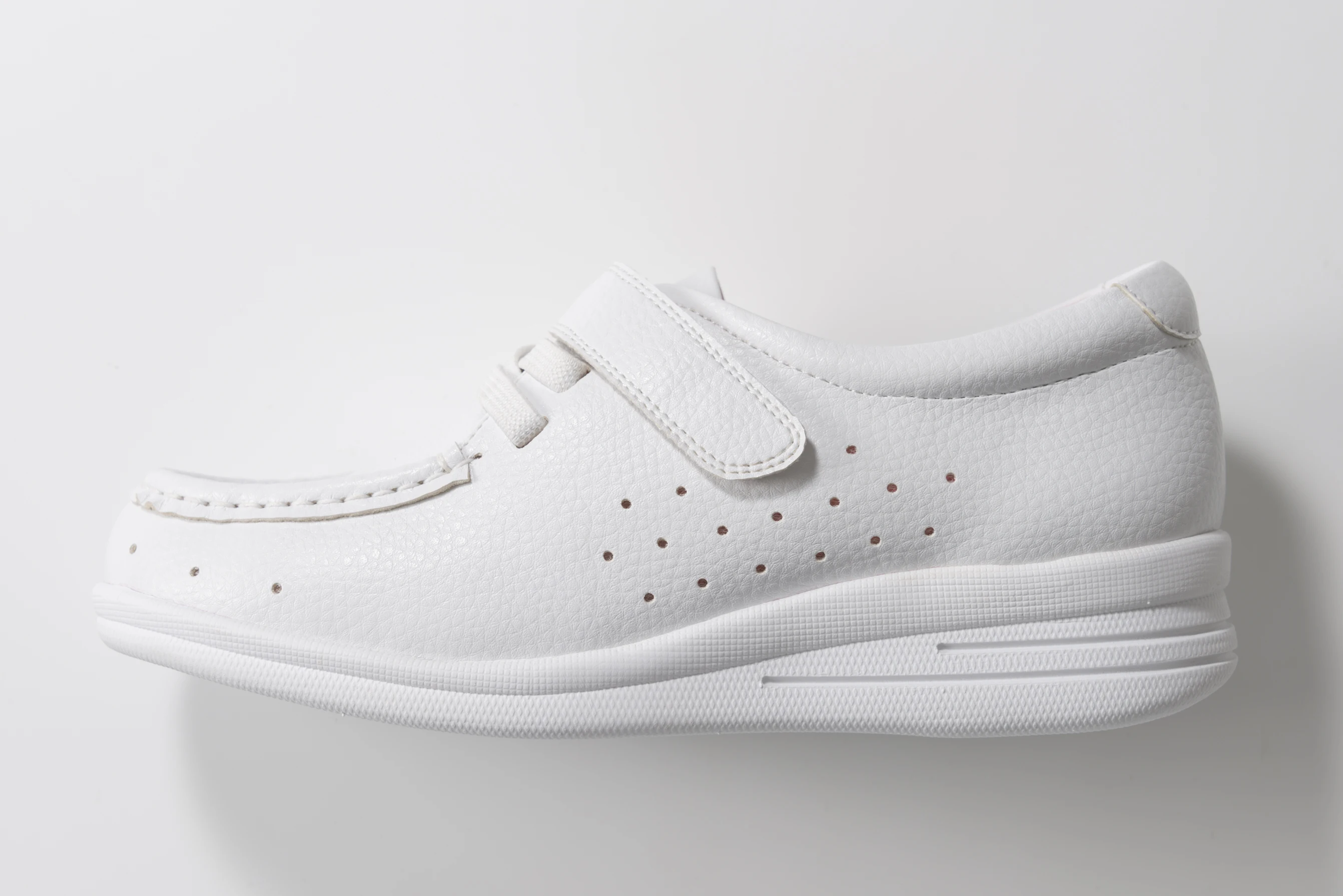 comfortable white shoes for nurses