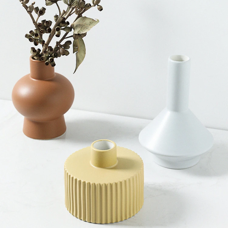 Drop ShippingAmazon Randy Ceramic Vase Decoration Furniture Creative Flower Arrangement Dry Flower Decoration INS Style Vase
