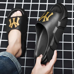 Luxury Flat EVA Slipper Outdoor House Mens Fashion Cloud Casual Slides Sneaker Slippers Men Summer Shoes 2026