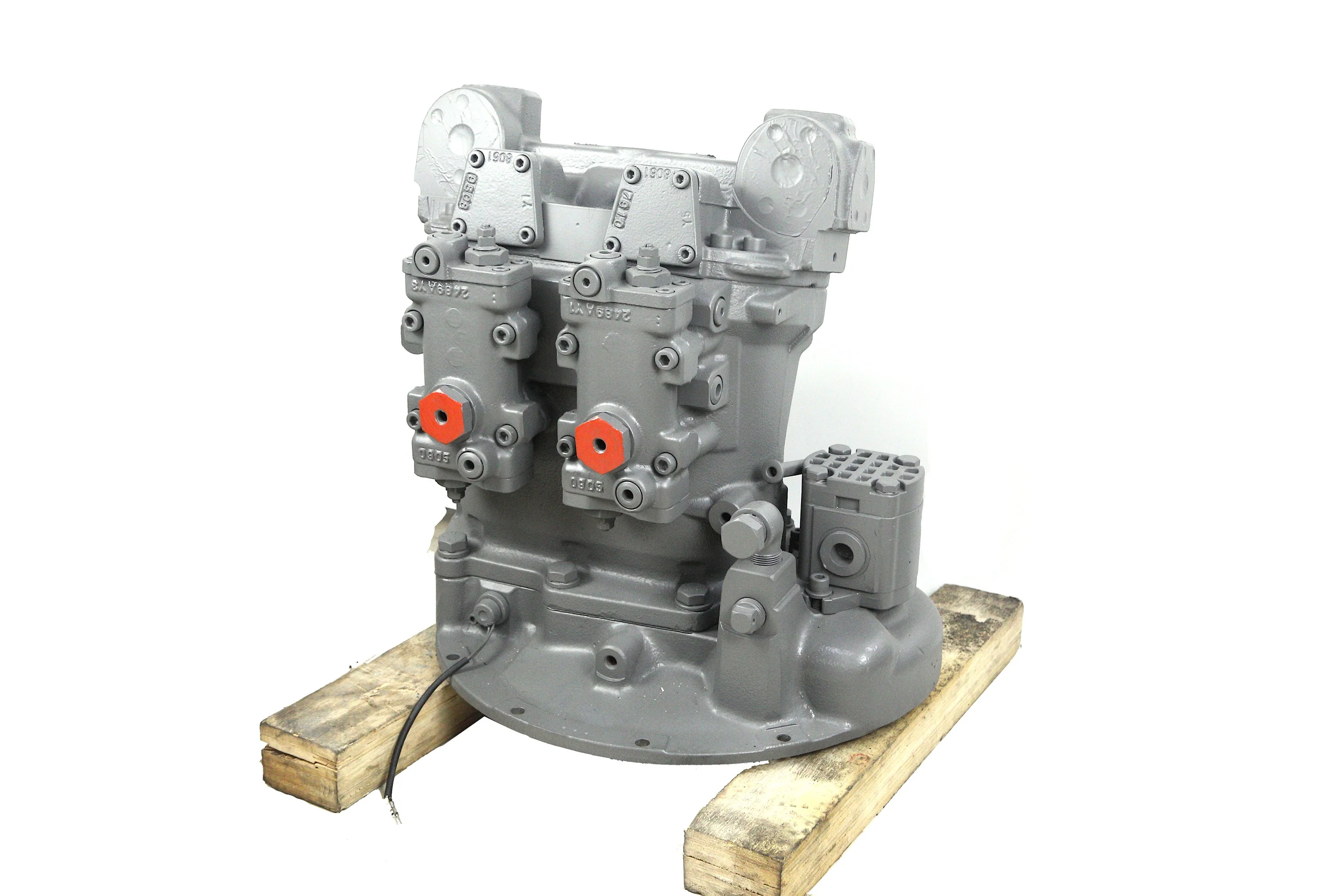 ゆうき Hitachi ZX225 US-3 Track Adjusters | VI Equipment Ltd.