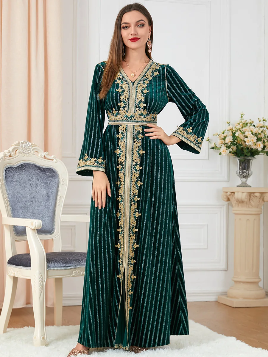 Elegant Velvet Abaya Modest Pattern Moroccan Robe Gamis Muslim Women's Embroidered Arab Gown for Dubai Muslims