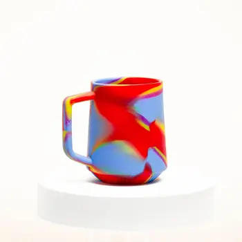 Wholesale custom logo fashionable Camouflage silicone mug foldable handy cup Rainbow ribbon handle cup beer toothbrush cup
