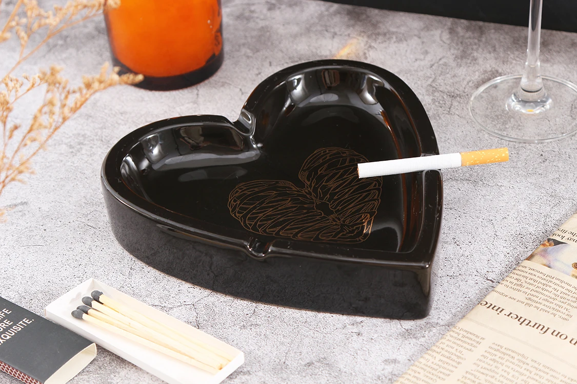 Black Heart Shape Ceramic Cigarette Personalized Ashtrays Wholesale