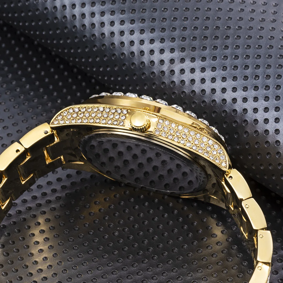 Shop Our Men's Luxury Diamond Watch Customizable Fashion