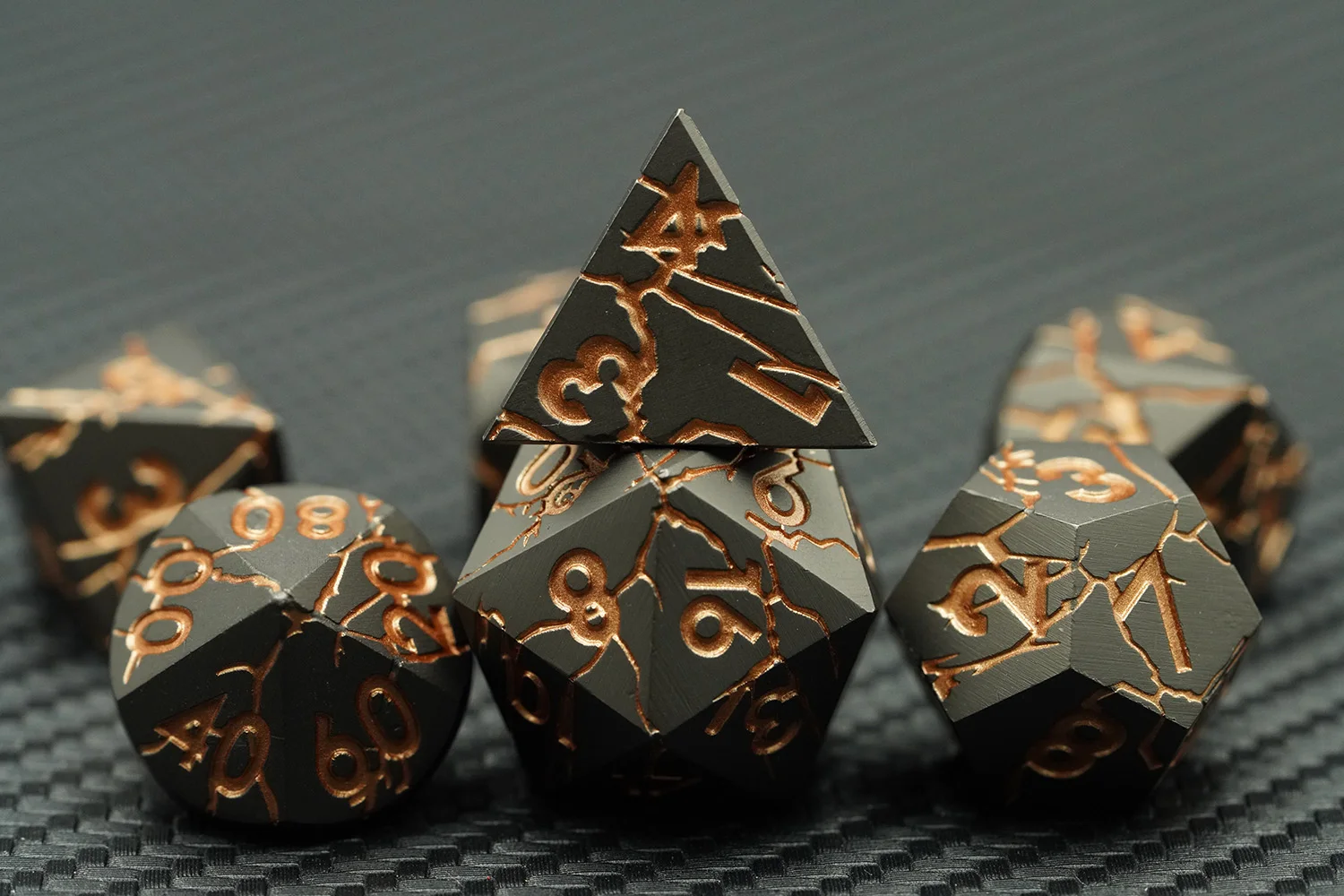 Custom D&D Dice Set Polyhedral Zinc Alloy Dnd Dice for Dungeons and Dragons Unique Crack Shape supplier