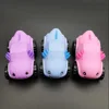 Salamandra di colore casuale tira il carrello