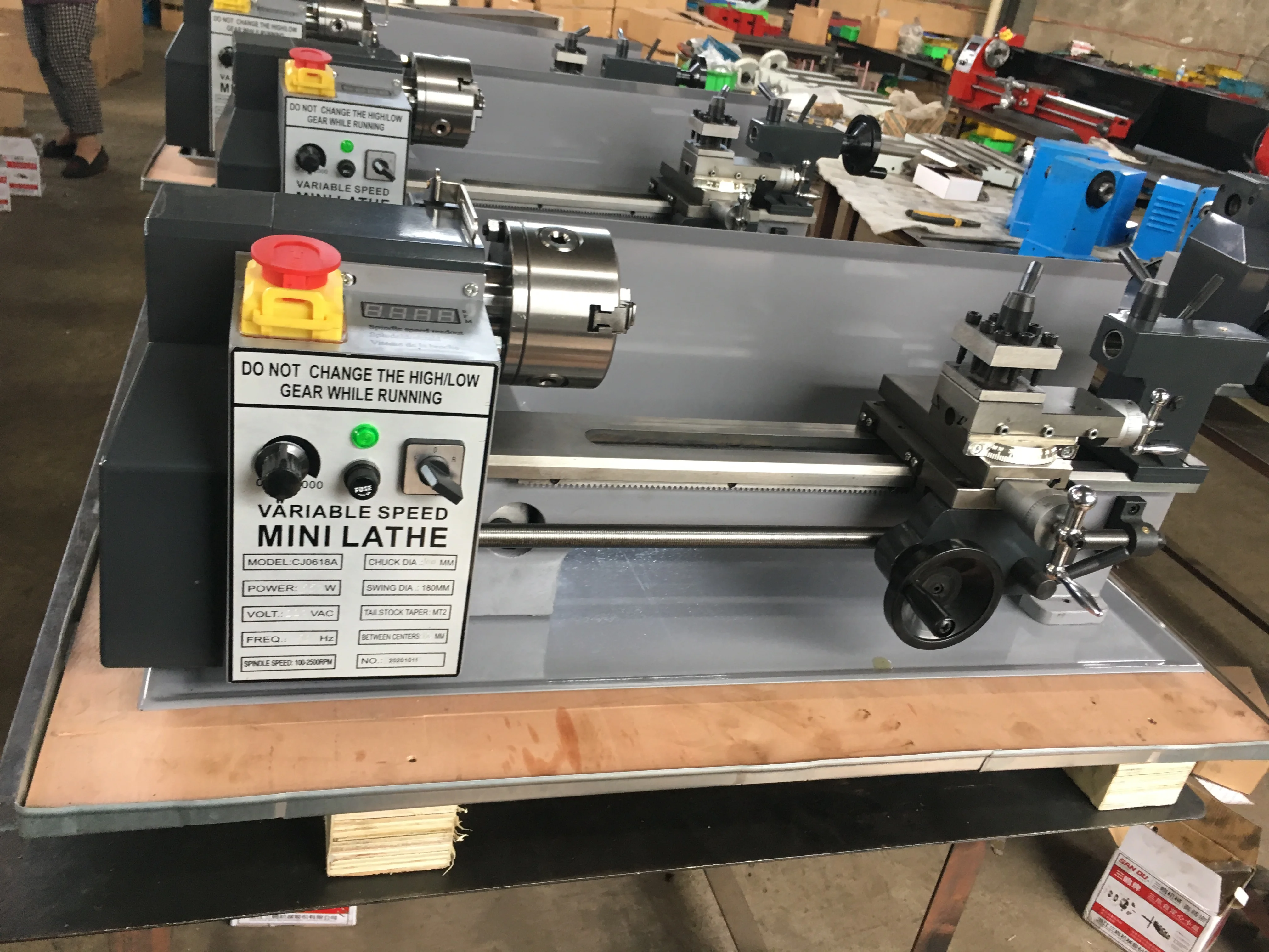 China Factory Mini Bench Metal Lathe Machine CJ0618A - Easy To