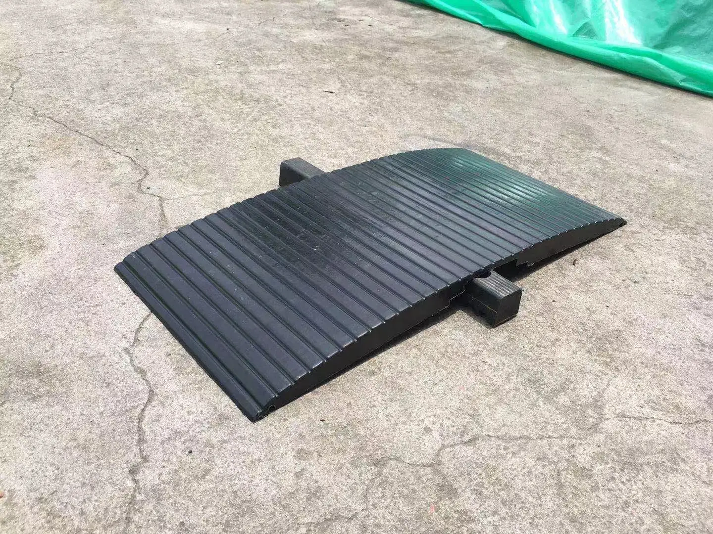Bridge Ramp for Get in and Out of Houses, Rubber Threshold Ramps for Wheelchairs/Walkers supplier