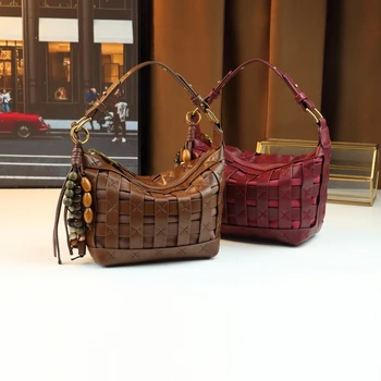 2025 Autumn/Winter New Fashion Woven High-end Shoulder Bag