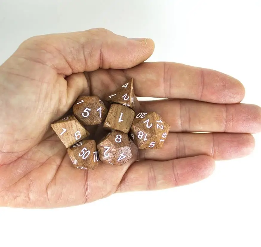 DND Wooden Dice Set 4 6 8 10 12 15 Sided 18mm 20mm Wooden Color Solid Wood Black Dice Points Rounded Wine Bulk Mahjong Dice