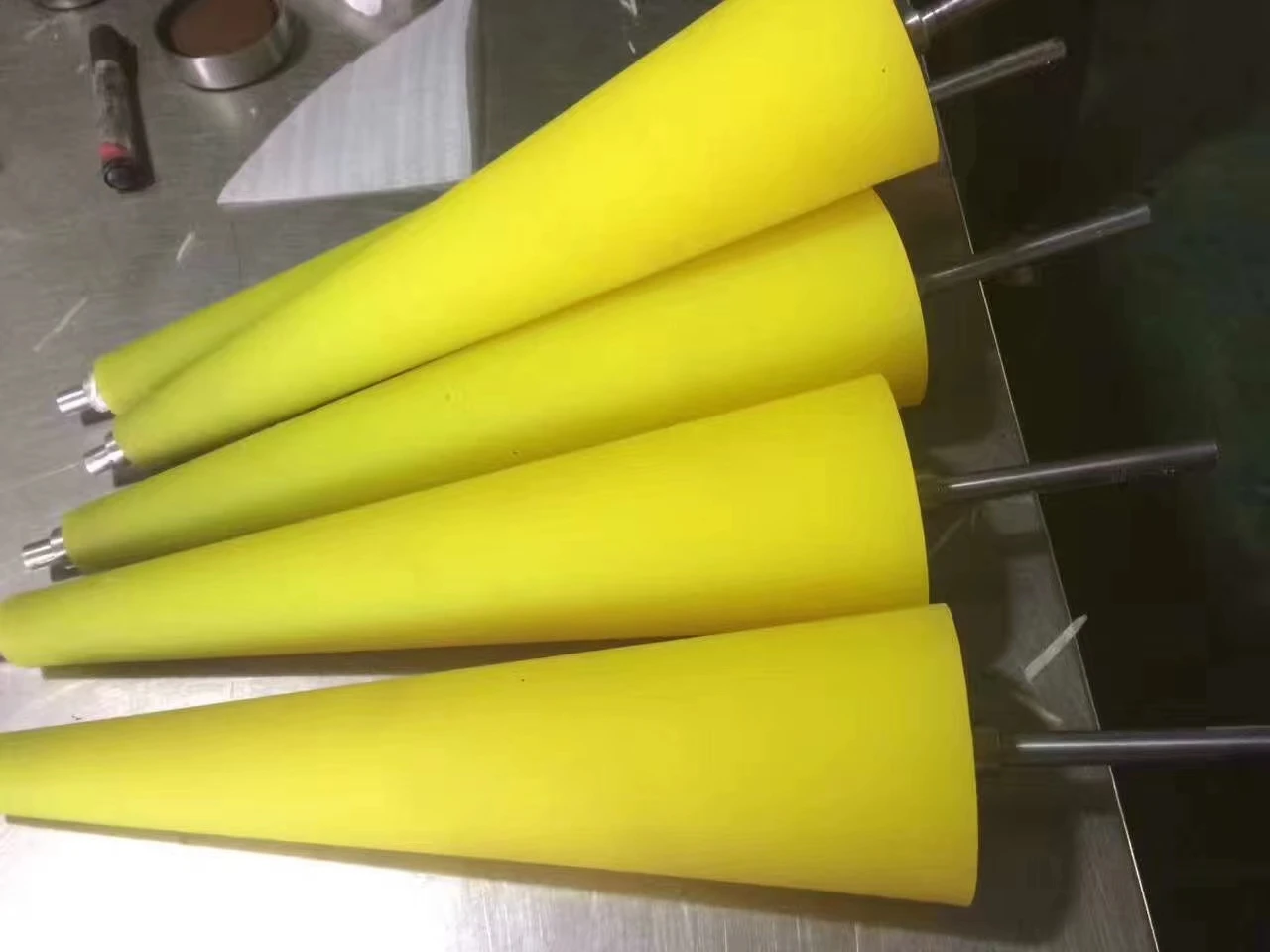 Custom V-Type PU Rollers Cone Design for Fixed Pulley Systems with Cutting Processing Service factory