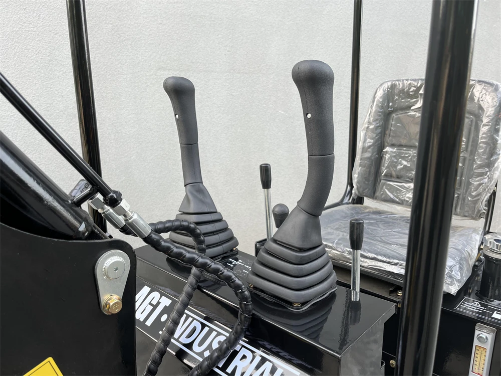 Wholesale Mini Small Digger Compact Excavators 1.5 Ton With Thumb Bucket Hammer