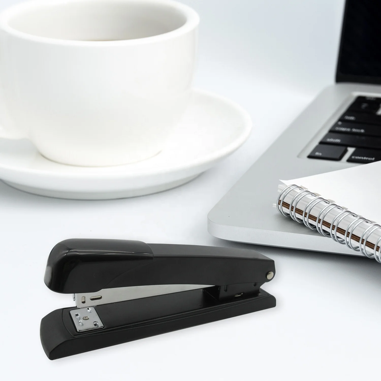 Japan trending office suppliers stationery wholesale New design lovely colorful paper stapler mini metal bookbinding tool