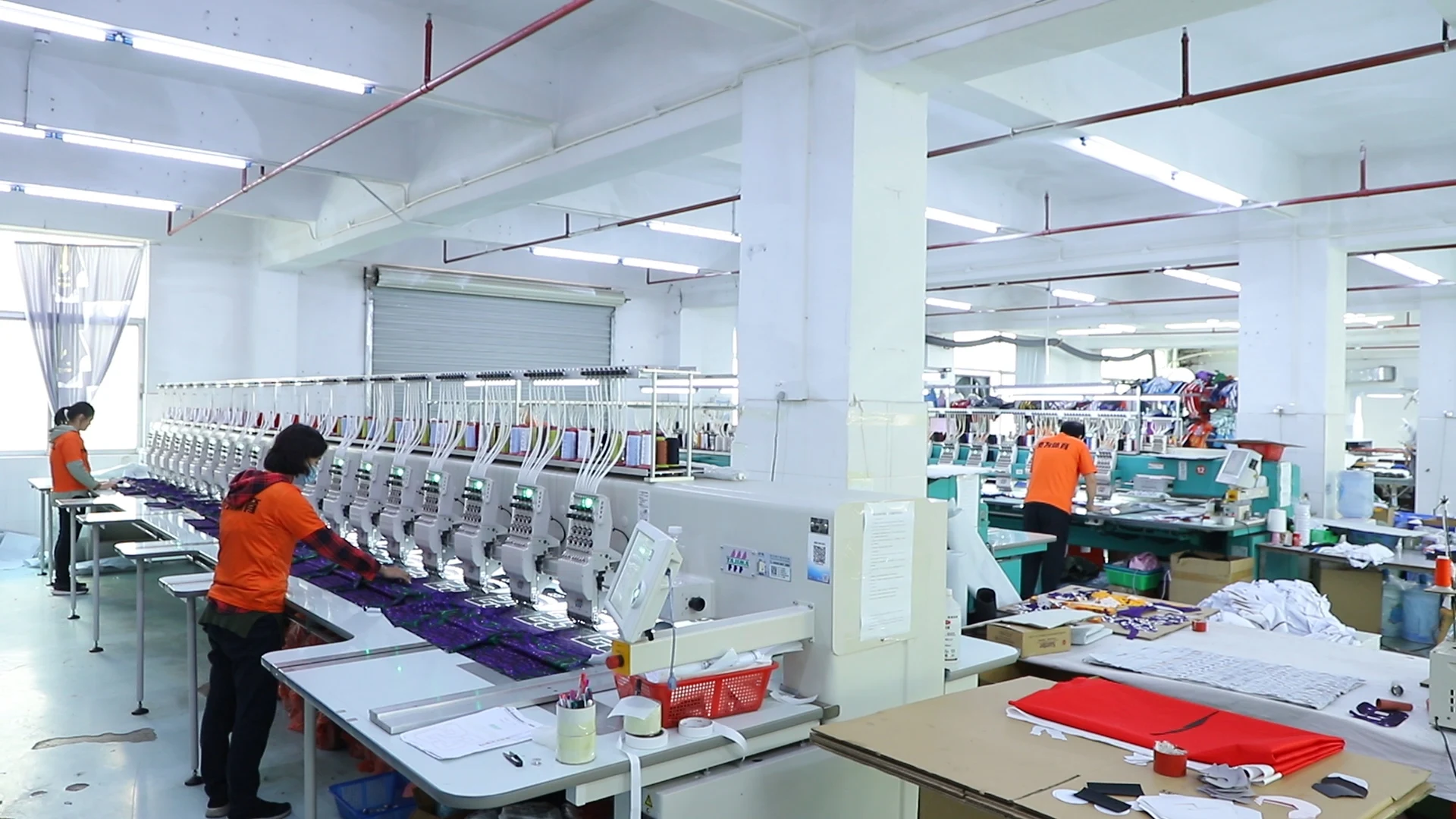 Custom Gold Metallic Embroidered Logo Embroidery Patches With Hook and Loop factory