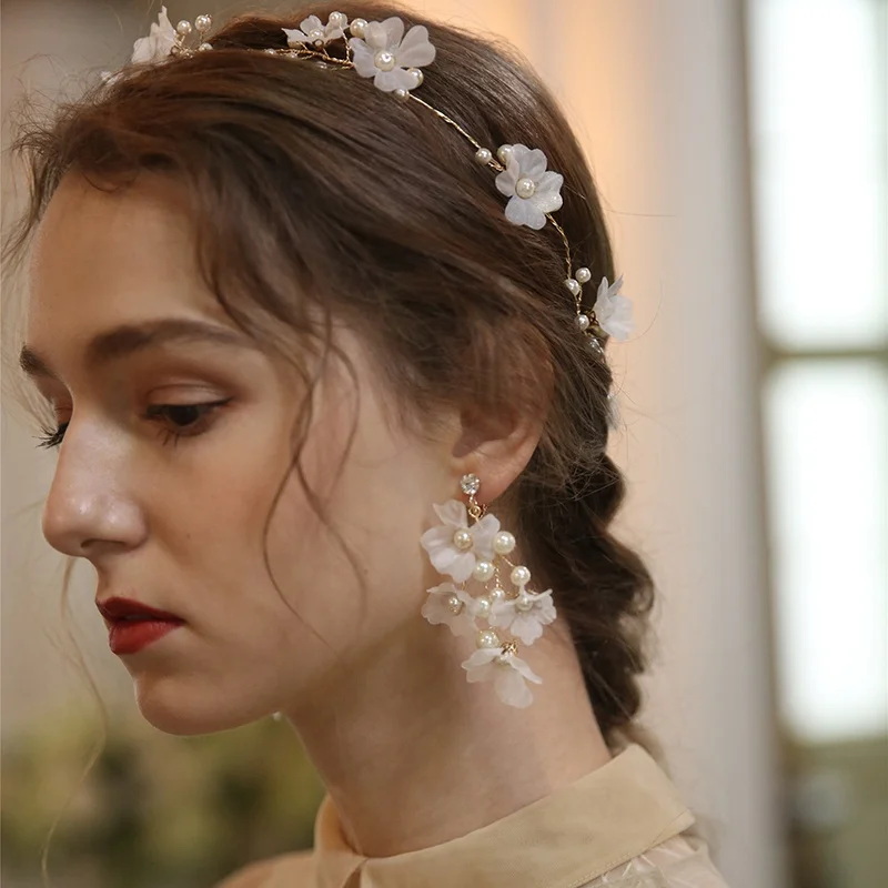 New Design Creative Highlight Imitation Pearl Bridal Accessories Fancy Bride Earrings for Women