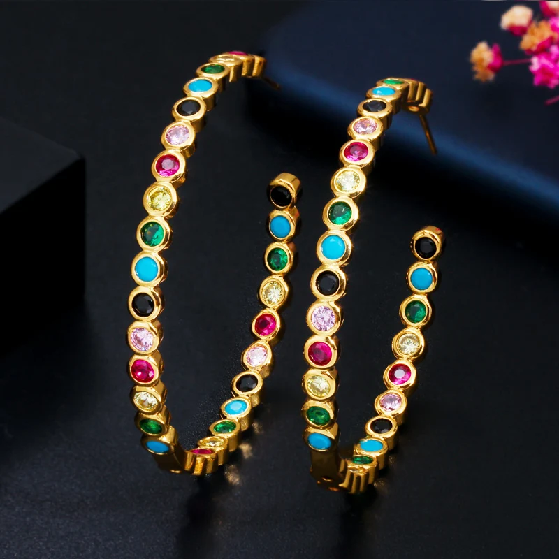 Orecchini cerchio in oro giallo 18kt con pavè di zirconi da 3cm