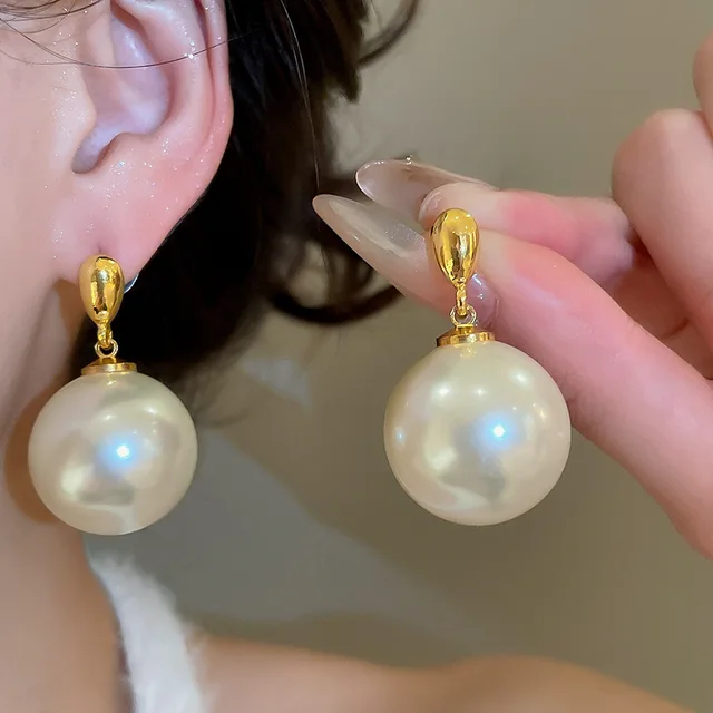 Copper 18k Genuine Gold Electroplate Silver Needle Pearl Pendant Elegant Light Luxury High-end Wholesale Stud Earrings for Women