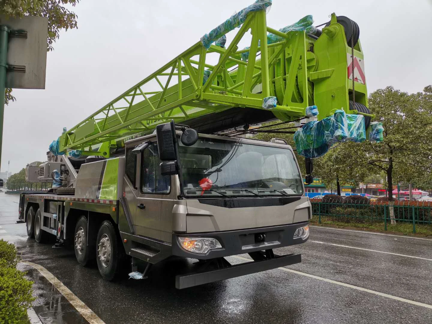 35Ton High Quality Zoomlion Small Truck Crane ZTC350H552 manufacture