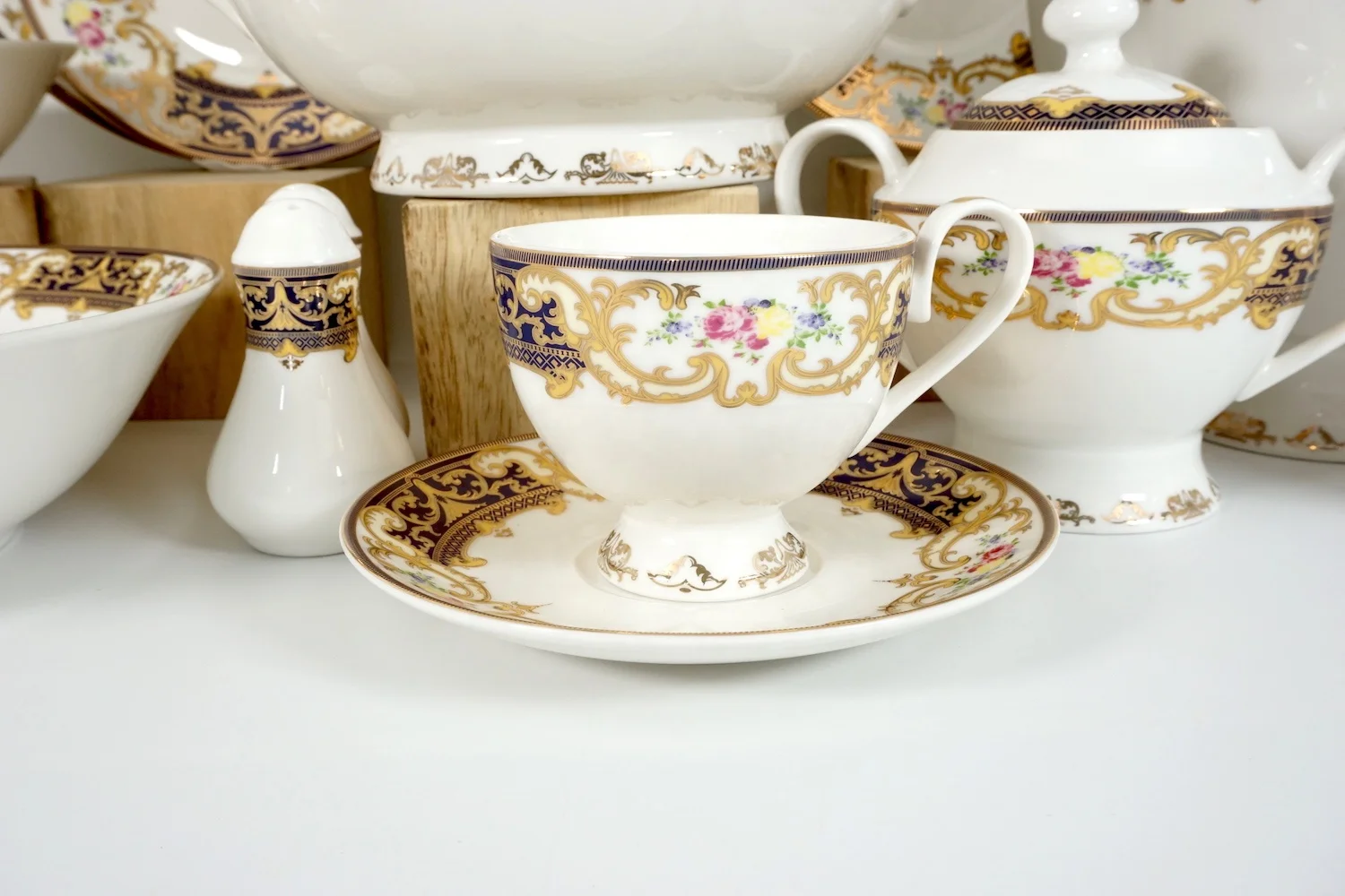 Classic Vintage Tableware Gold for 8 Erpson Pakistan Indian Dinnerware Porcelain Ceramic Wedding Plate Floral Dinner Set